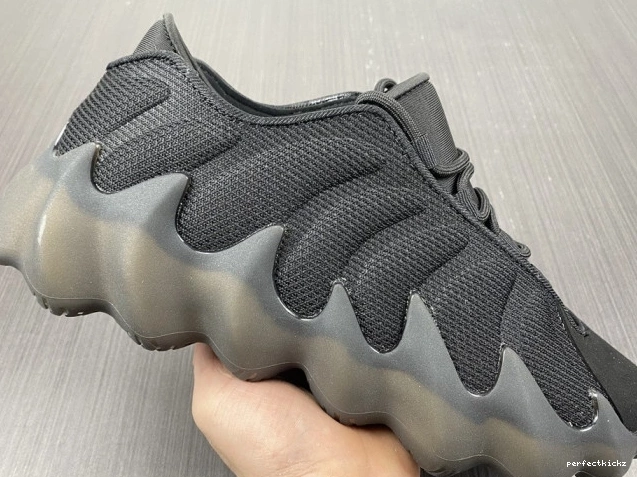 400 ADIDAS YEEZY H68032 0812